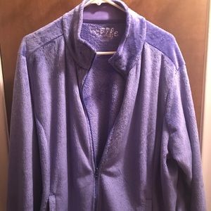 Women’s pull over sweater